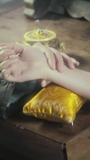 下山したら、女社長に拾われました